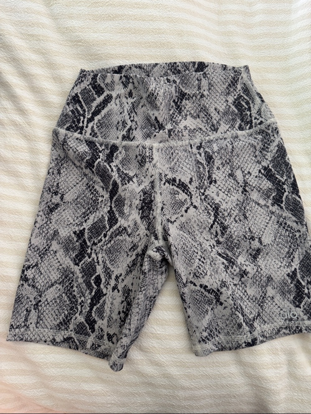 Alo Yoga High-Waist Snake Print Bike Shorts - Small